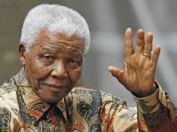 Nelson Mandela fue el primer presidente negro de Sudáfrica y símbolo de la lucha contra el 'apartheid'. ARCHIVO /