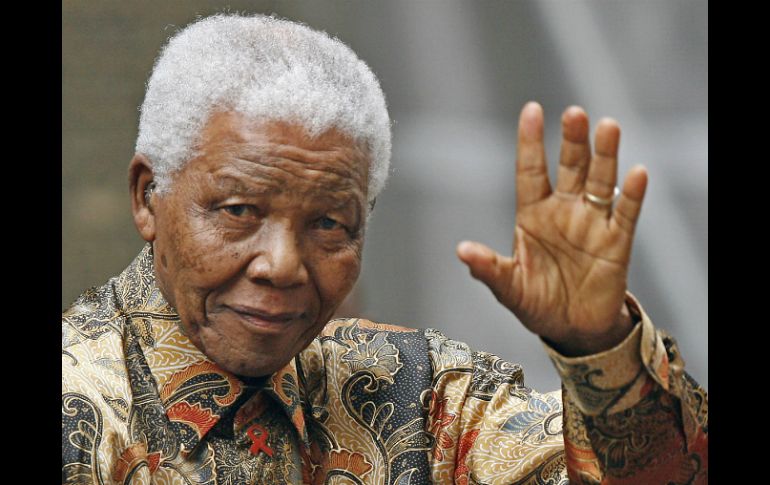 Nelson Mandela fue el primer presidente negro de Sudáfrica y símbolo de la lucha contra el 'apartheid'. ARCHIVO /