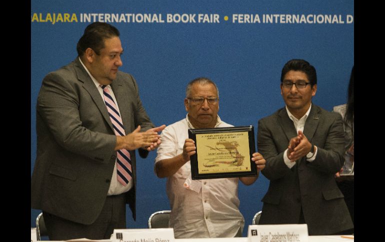 Javier Castellanos Martínez  recibió 25 mil dólares y la entrega de los correspondientes diploma y escultura.  /