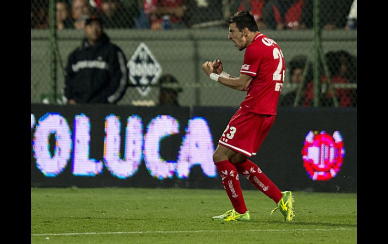 Benítez celebra el gol con el que Toluca ganó el partido. AFP /