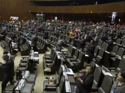 Luego de casi 12 horas de debate, los diputados aprueban en lo general y lo particular la reforma política. NTX /