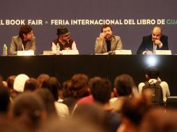 Salvador Fraustro, Diego Fonseca e Ignacio Rodríguez Reyna, durante su charla en al FIL.  /