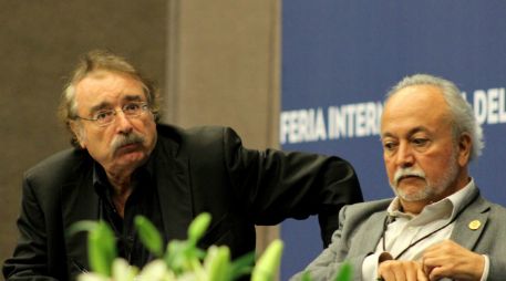 Ignacio Ramonet (I) y Guillermo Orozco hablaron sobre la actualidad de los medios en América Latina.  /