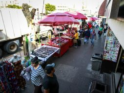 Los comerciantes ambulantes podrán reinstalarse en el área del ''banquetón'' de Javier Mina si comprueban su antigüedad. ARCHIVO /