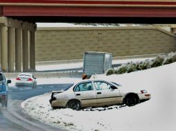 El embate de la tormenta invernal ha dejado nieve, lluvia congelada y agua hielo. ARCHIVO /