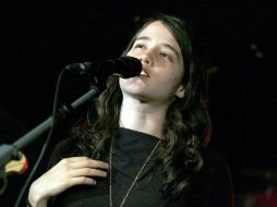 ''Cuento'' y ''Vidas paralelas''  fueron las canciones más aplaudidas de Ximena Sariñana durante la Feria de la Virgen. ARCHIVO /