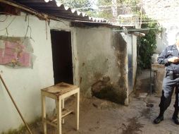 Los pequeños vivían en esta casa, en donde estaban a cargo de dos sujetos ya detenidos. ESPECIAL /