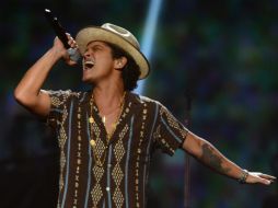 Bruno Mars agotó en solo dos días, un total de 13 mil boletos para su primer concierto en Monterrey. AP /