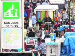 Los comerciantes informales volvieron a  los alrededores de San Juan de Dios.  /