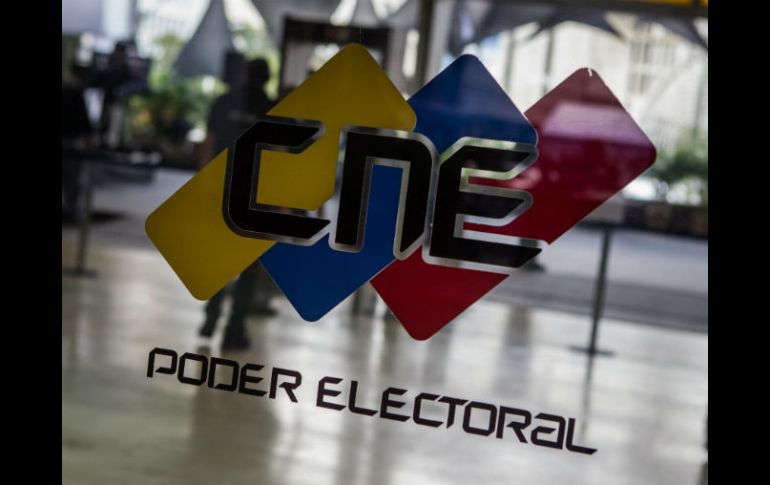 La cantidad de cargos a elegir hace de éstas las elecciones más coplicadas, técnicaente hablando. EFE /