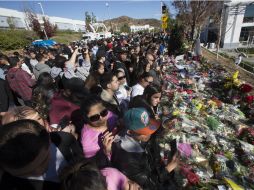 Se preveía que el acto concluyera el domingo por la noche con un paseo por el área, en Santa Clarita. AP /