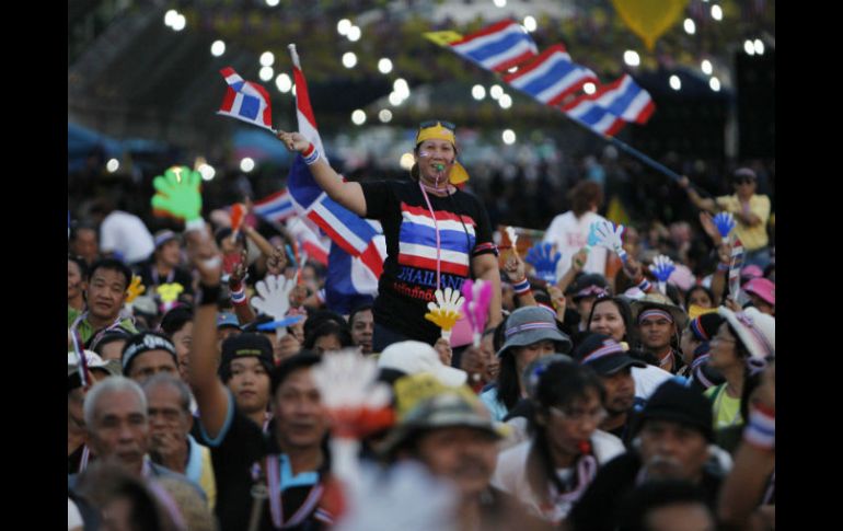 Tailandia arrastra una grave crisis política con frecuentes manifestaciones y protestas callejeras que buscan paralizar al Gobierno. AP /