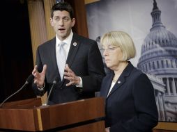 Los legisladores Paul Ryan (i) y Patty Murray (d) anuncian los detalles del acuerdo. AFP /