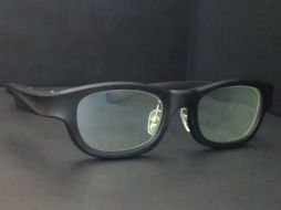 Las lentes pesan 33 gramos, lo que las hace ligeramente más pesadas que unas gafas normales. ESPECIAL /