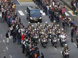 El cortejo fúnebre inició con un recorrido por los lugares que tuvieron algún significado en la vida de Nelson Mandela. AP /