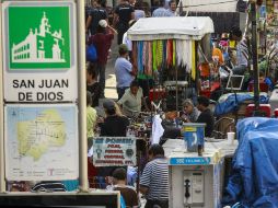 La intensión de la reunión era que comerciantes establecidos y autoridades liberaran la zona Centro de ambulantes sin permiso. ARCHIVO /