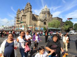 Mañana asisten los feligreses al Santuario de la Virgen de Guadalupe y las tradicionales mañanitas. ARCHIVO /