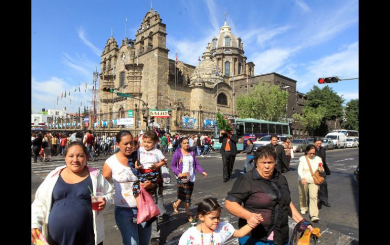 Mañana asisten los feligreses al Santuario de la Virgen de Guadalupe y las tradicionales mañanitas. ARCHIVO /