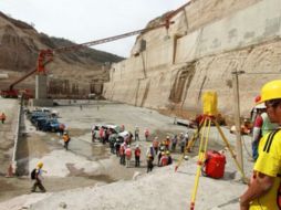 El fallo de la SCJN permite la firma de un nuevo convenio para asegurar la continuidad de obras. ARCHIVO /