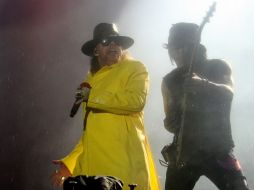 Actualmente Guns N' Roses sólo conserva a dos miembros originales: Axl Rose y Dizzy Reed. ARCHIVO /