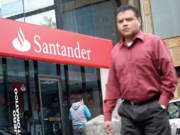 Monex estima que los ingresos por comisiones de Santander logren un avance de 8.5% al finalizar el 2014. EE  /