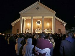 Se lleva a cabo el primer aniversario del tiroteo en la escuela Sandy Hook, en el que murieron 20 niños y seis adultos. AP /