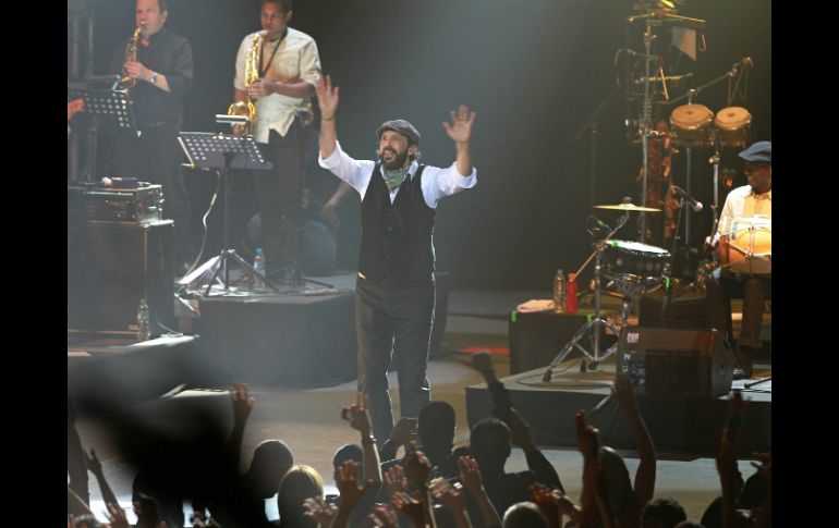 Juan Luis Guerra durante un concierto en el Auditorio Telmex.  /