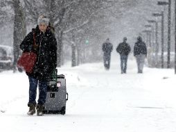 Se registran mantos de nieve de entre 18 y 30 centímetros entre Nueva York y Pennsylvania. AP /