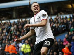 Cleverly anotó al minuto 52 el gol definitivo del encuentro. AFP /