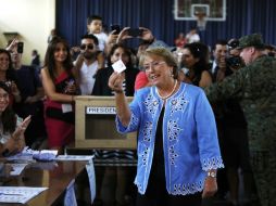 La candidata Michelle Bachelet durante las elecciones en Chile. AP /