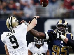 Drew Brees se topó con una férrea defensa de los Carneros. AP /