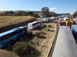 Son cientos de historias y afectaciones las que los viajeros padecieron durante prolongadas horas.  /