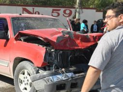 Ayer, una camioneta perdió el control y se estrelló contra la secundaria 69 matando a cinco alumnos. ARCHIVO /