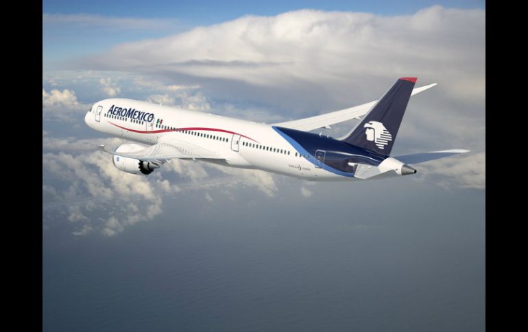 Aeroméxico destaca ser la primera aerolínea mexicana en ofrecer el servicio de internet inalámbrico. ARCHIVO /