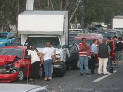 Carambola de 34 vehículos en Aguascalientes. ARCHIVO /