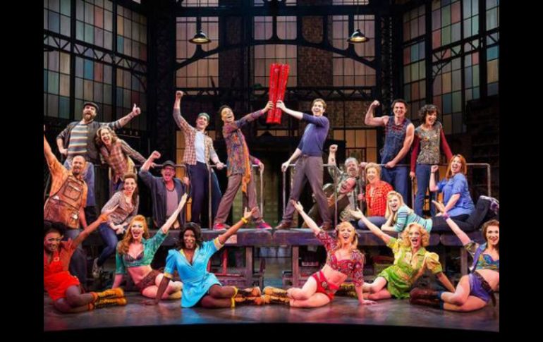 'Kinky Boots' repitió la fórmula que dio el éxito a 'Billy Elliot'. ESPECIAL /