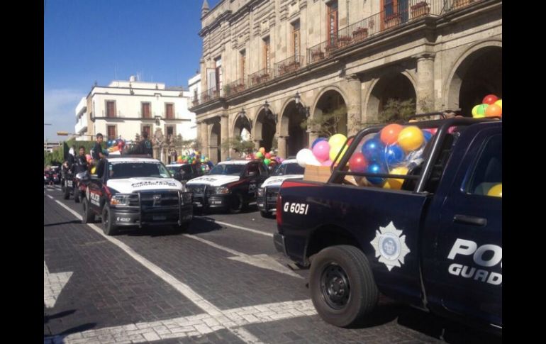 Esperan estrechar vínculos con la sociedad tapatía con este tipo de acciones. Twitter @PoliciaGDL. ESPECIAL /