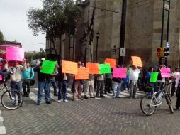 Protestan porque no se les ha depositado lo que les corresponde.  /