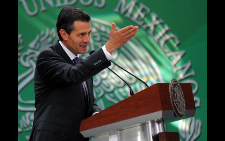 Enrique Peña Nieto desea éxito y felicidad a todas las familias mexicanas. ARCHIVO /