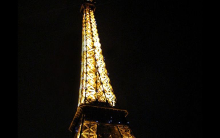 La Torre Eiffel es una de las mayores atracciones turísticas a nivel mundial. ARCHIVO /