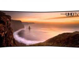 El televisor UHD curvo de 105 pulgadas adopta un nuevo algoritmo de calidad de imagen patentado de Samsung. ESPECIAL /