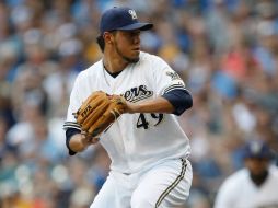 El michoacano Yovani Gallardo tuvo una buena campaña con Cerveceros de Milwaukee. ARCHIVO /