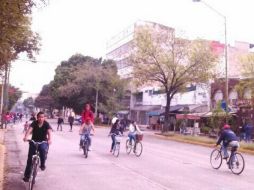 los adultos recorrieron la vía con sus bicicletas habituales.  /