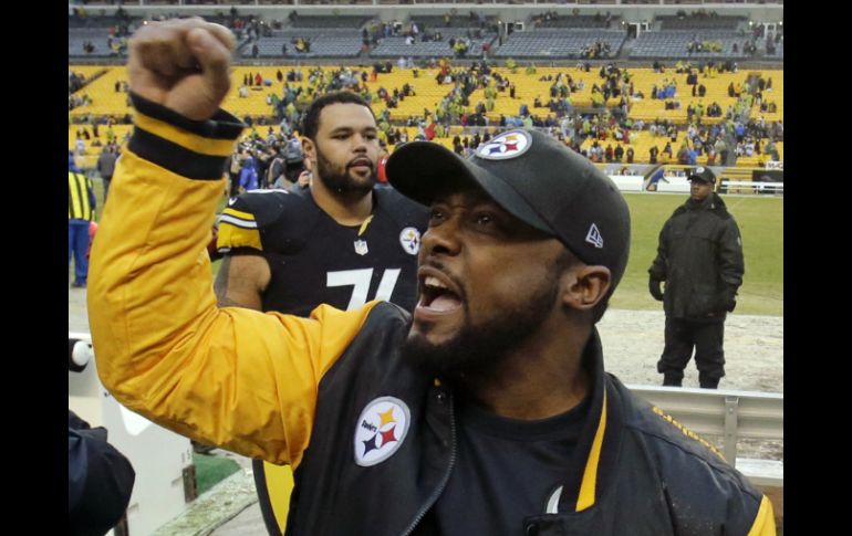 El entrenador Mike Tomlin logró levantar a los Acereros y ahora están a la espera de poder pasar a playoffs. AP /