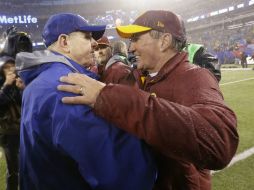 Coughlin (I) y Shanahan pudieron haber dirigido su último partido al frente de sus respectivos equipos. AP /