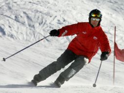 Schumacher usaba casco mientras esquiaba y era acompañado de su hijo de 14 años al momento del percance. ARCHIVO /