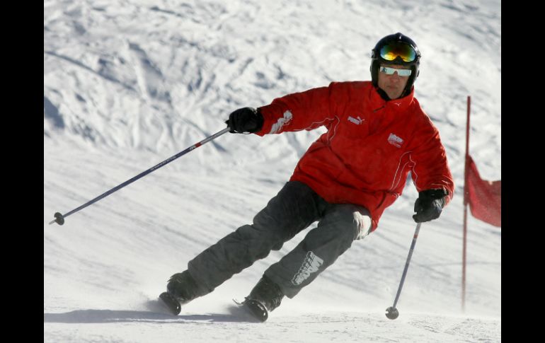 Schumacher usaba casco mientras esquiaba y era acompañado de su hijo de 14 años al momento del percance. ARCHIVO /