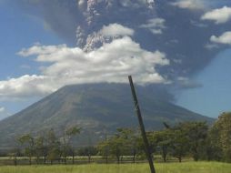 El gobierno salvadoreño señala que la erupción del Chaparrastique no ha causado víctimas ni daños de consideración. EFE /