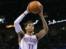 El guadria Jeremy Lamb se dispone a clavar el balón. AP /