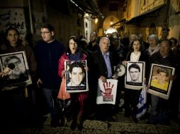 En Israel, manifestantes salen a las calles a protestar en contra de la liberación de los palestinos. EFE /